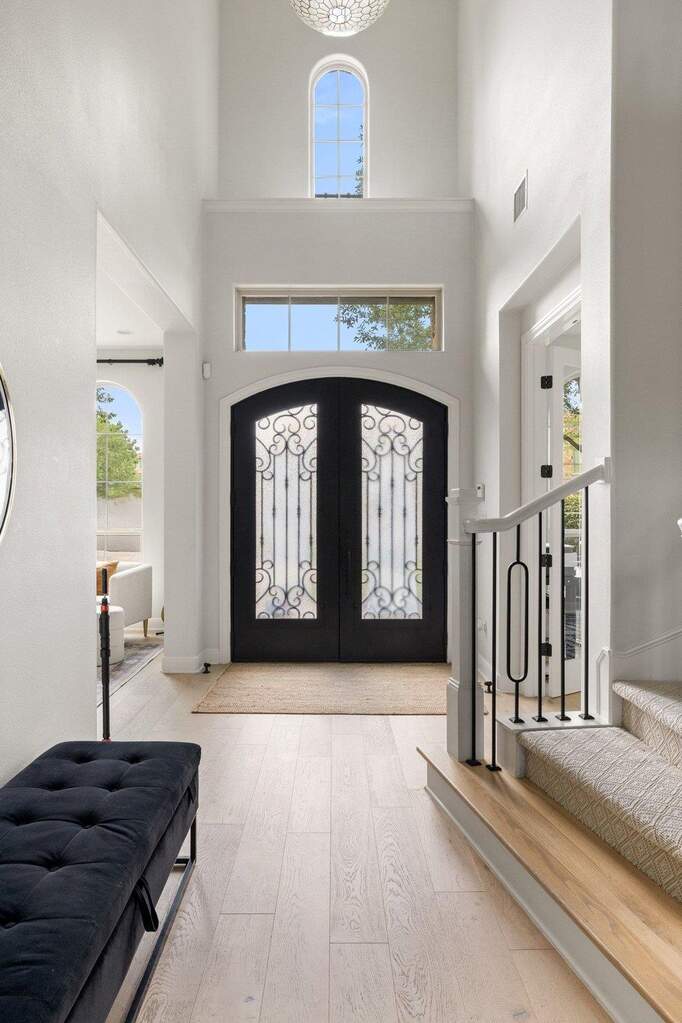 5 Bedroom Single Family Home/House's Image 36