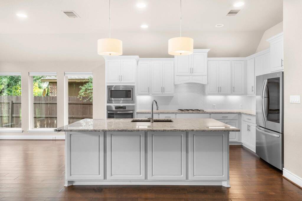 4 Bedroom Single Family Home/House's Image 7