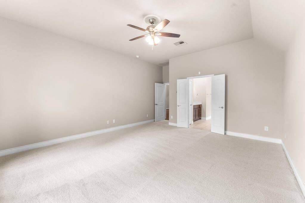 4 Bedroom Single Family Home/House's Image 14