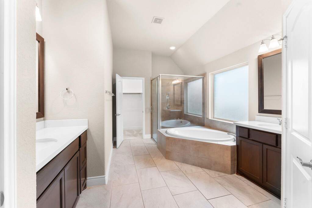 4 Bedroom Single Family Home/House's Image 15