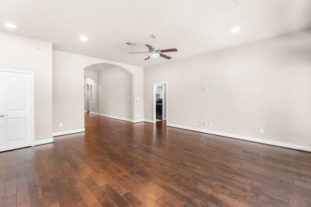 4 Bedroom Single Family Home/House's Image 4