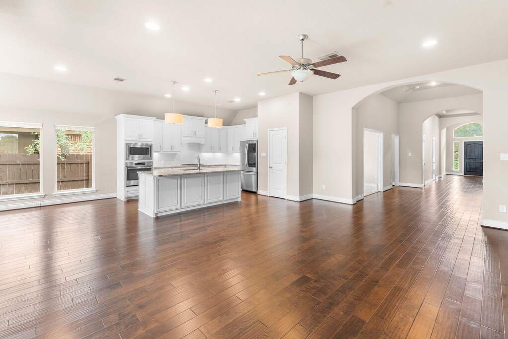 4 Bedroom Single Family Home/House's Image 5