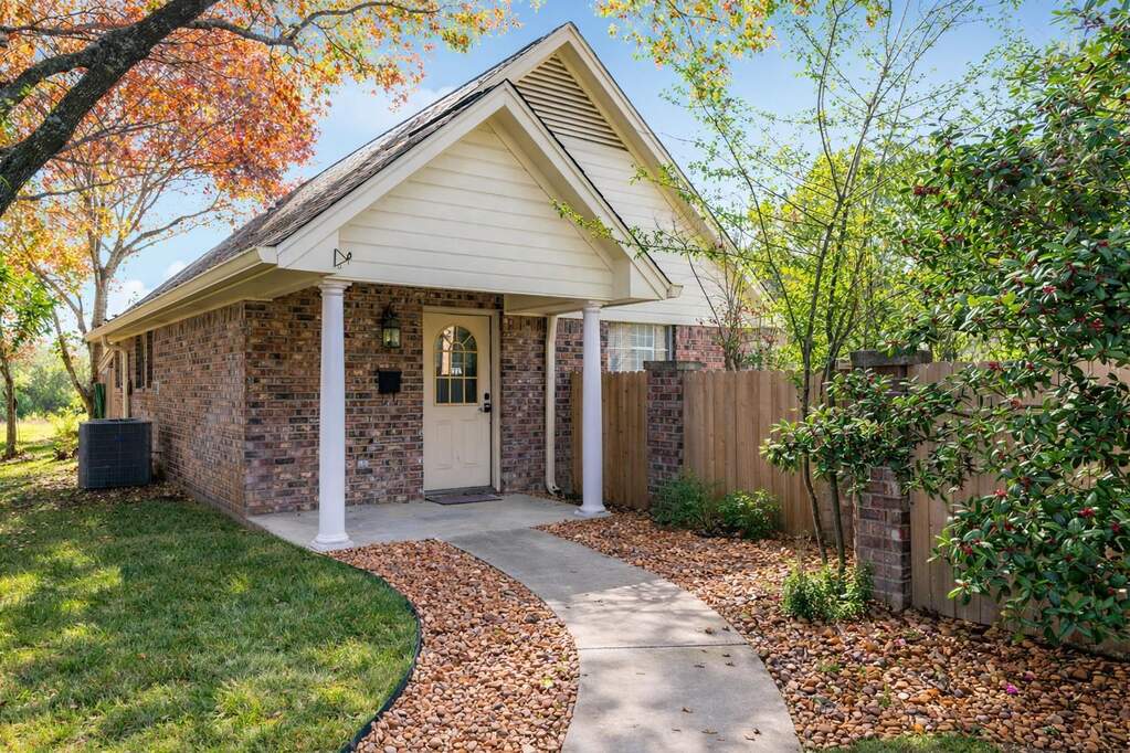 4 Bedroom Single Family Home/House's Image 13