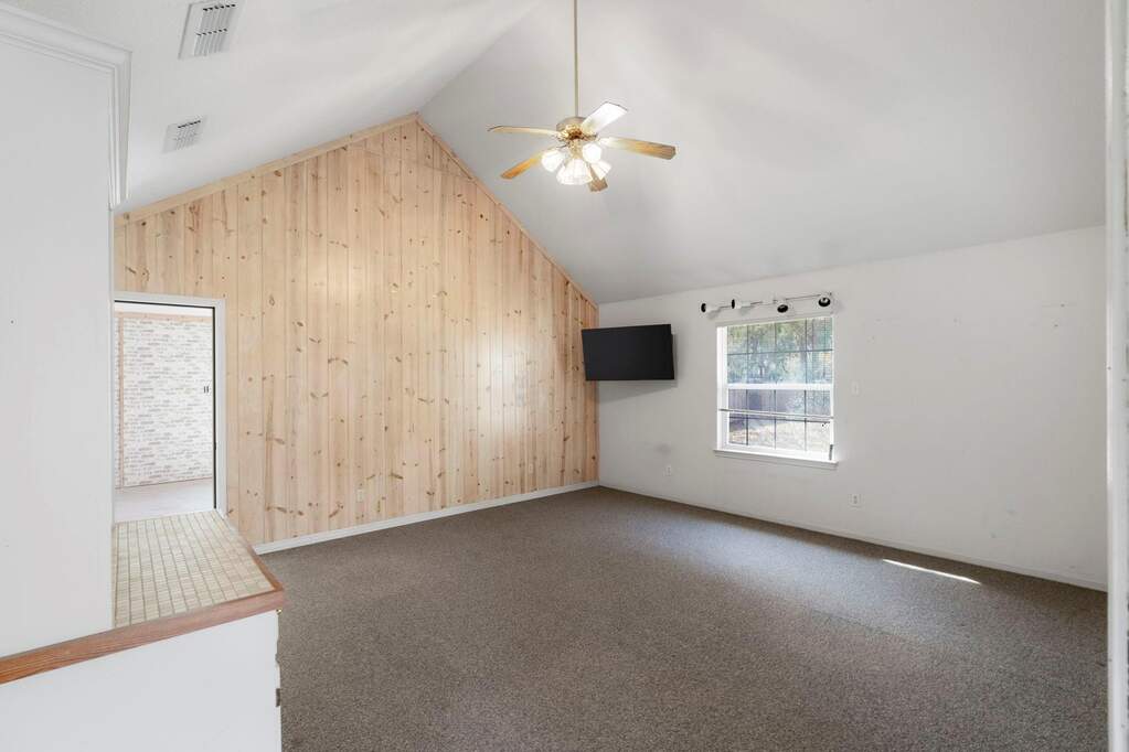 4 Bedroom Single Family Home/House's Image 15