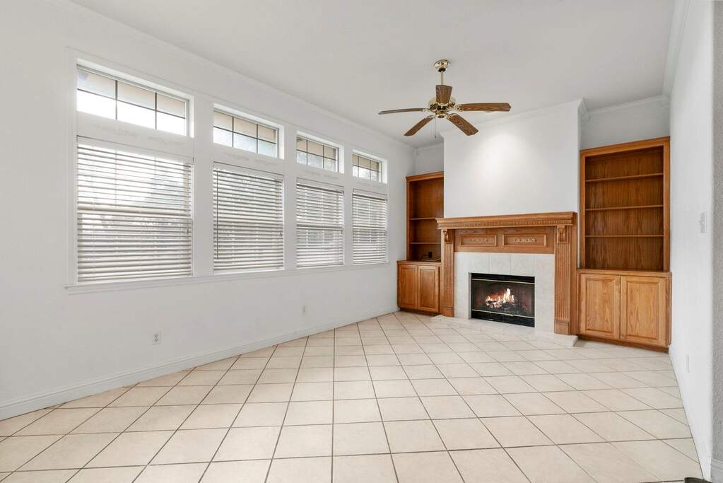 4 Bedroom Single Family Home/House's Image 5