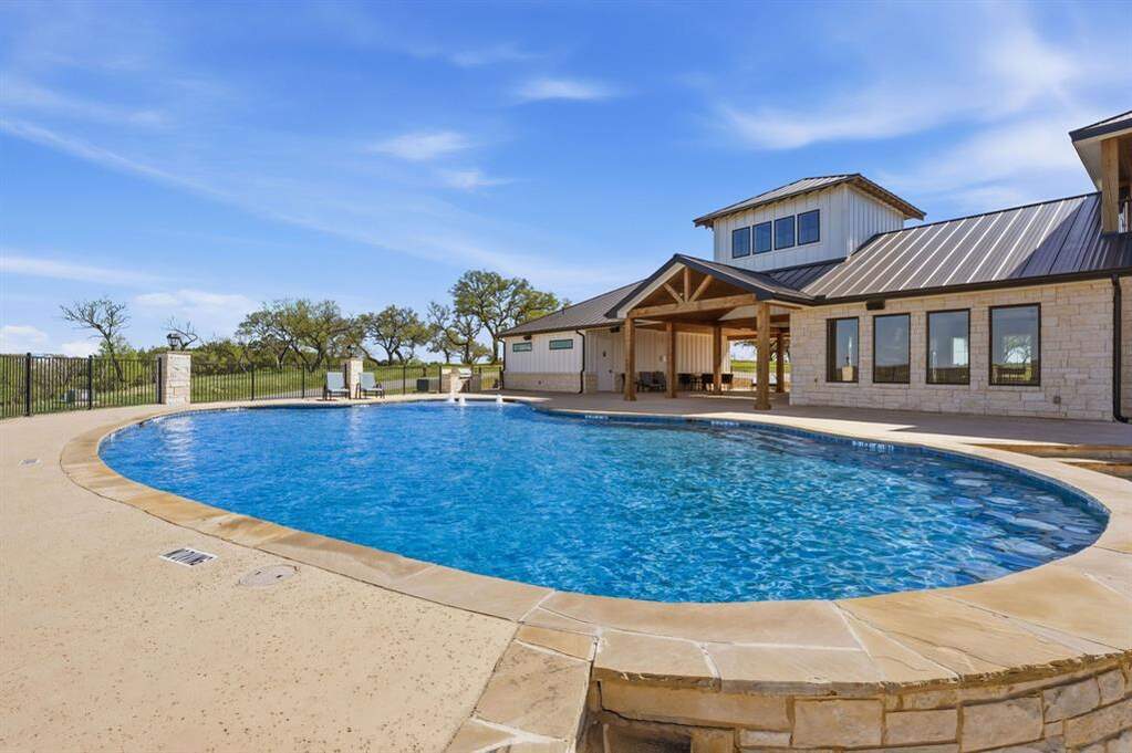 5 Bedroom Single Family Home/House's Image 16