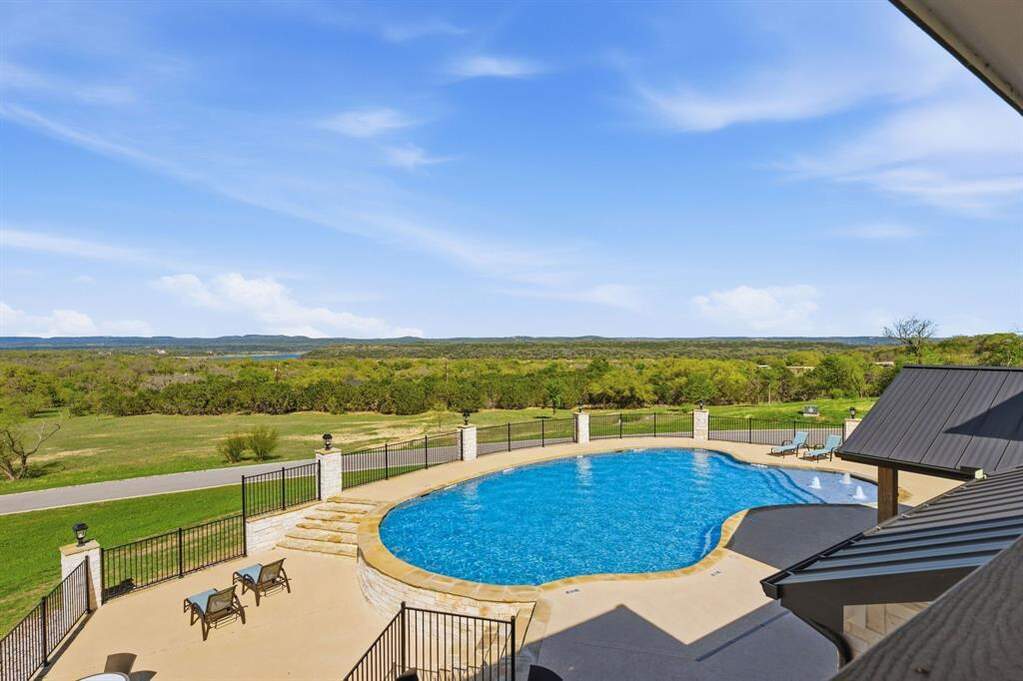 5 Bedroom Single Family Home/House's Image 18