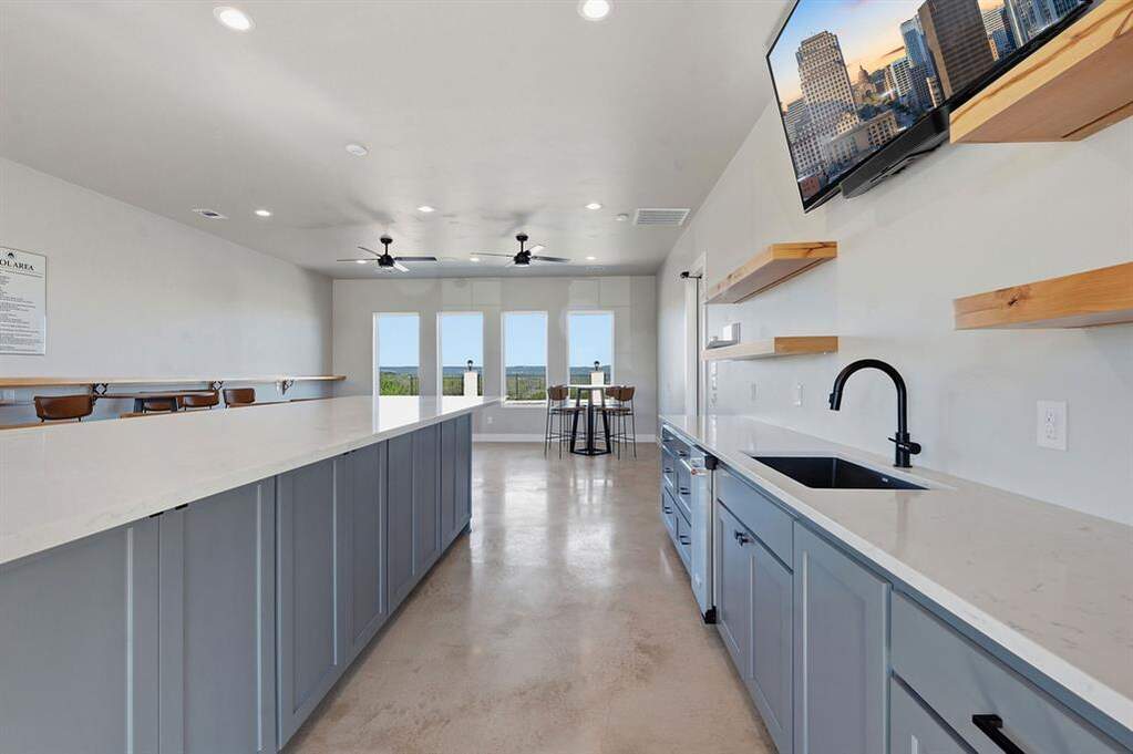 5 Bedroom Single Family Home/House's Image 23