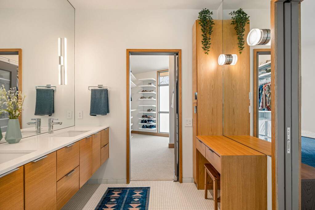 4 Bedroom Single Family Home/House's Image 18