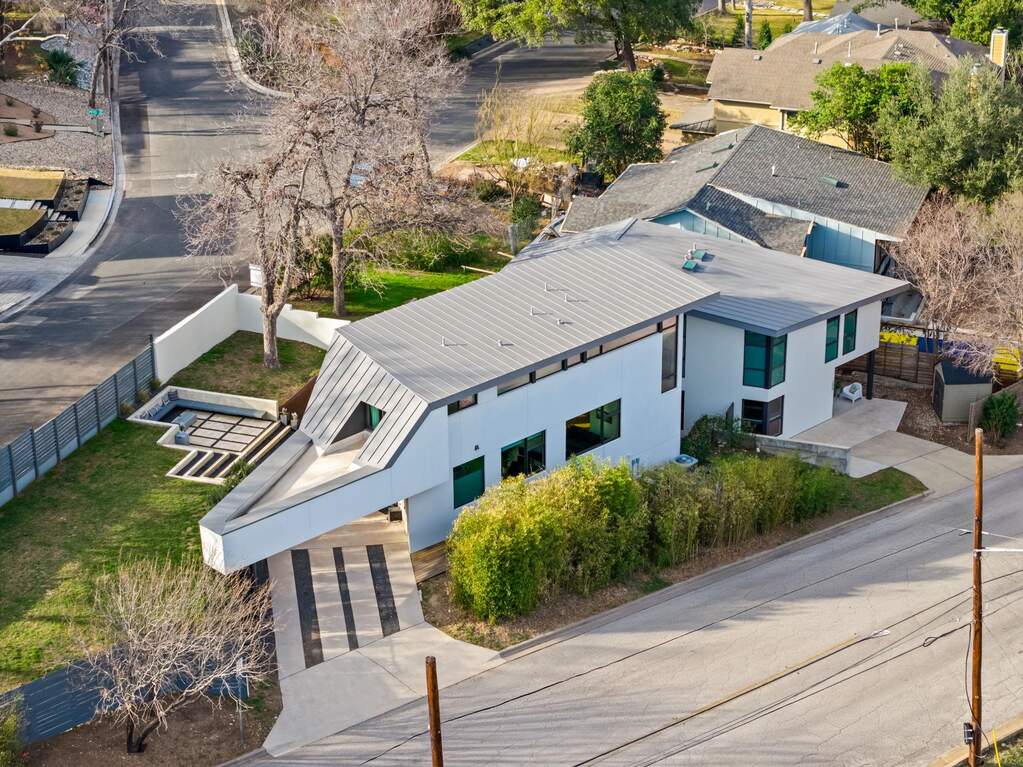 4 Bedroom Single Family Home/House's Image 34