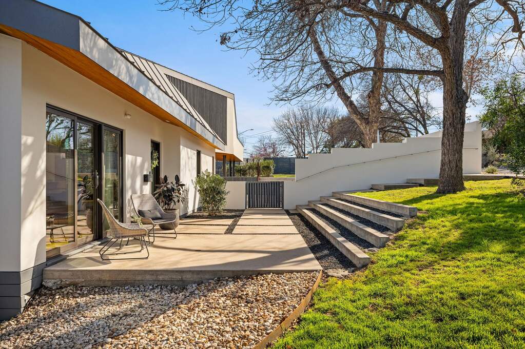 4 Bedroom Single Family Home/House's Image 36