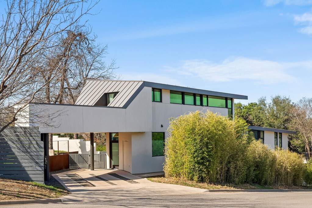 4 Bedroom Single Family Home/House's Image 37