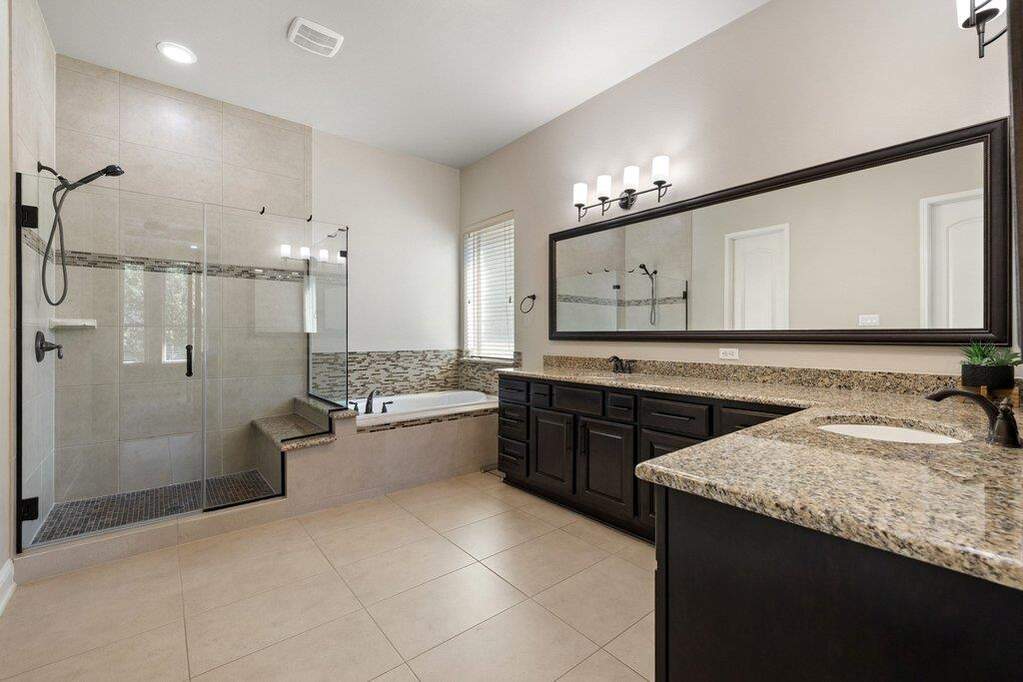 4 Bedroom Single Family Home/House's Image 14
