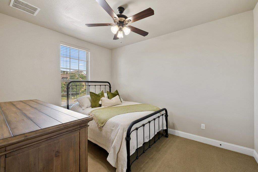 4 Bedroom Single Family Home/House's Image 23