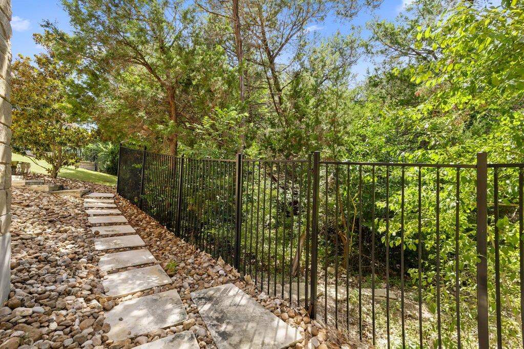 4 Bedroom Single Family Home/House's Image 30