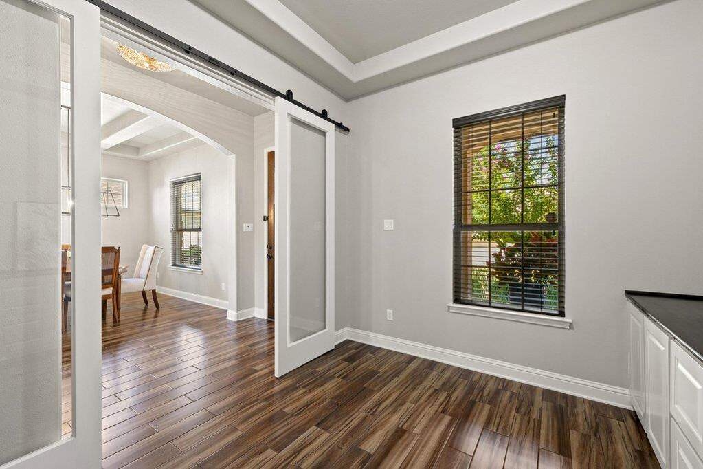 4 Bedroom Single Family Home/House's Image 3