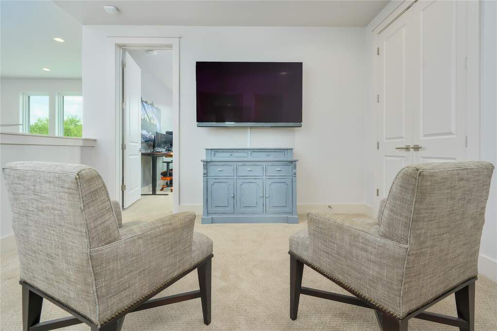 4 Bedroom Single Family Home/House's Image 14