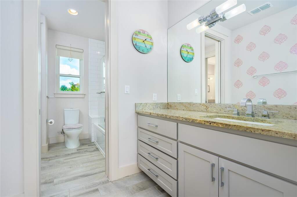 4 Bedroom Single Family Home/House's Image 26