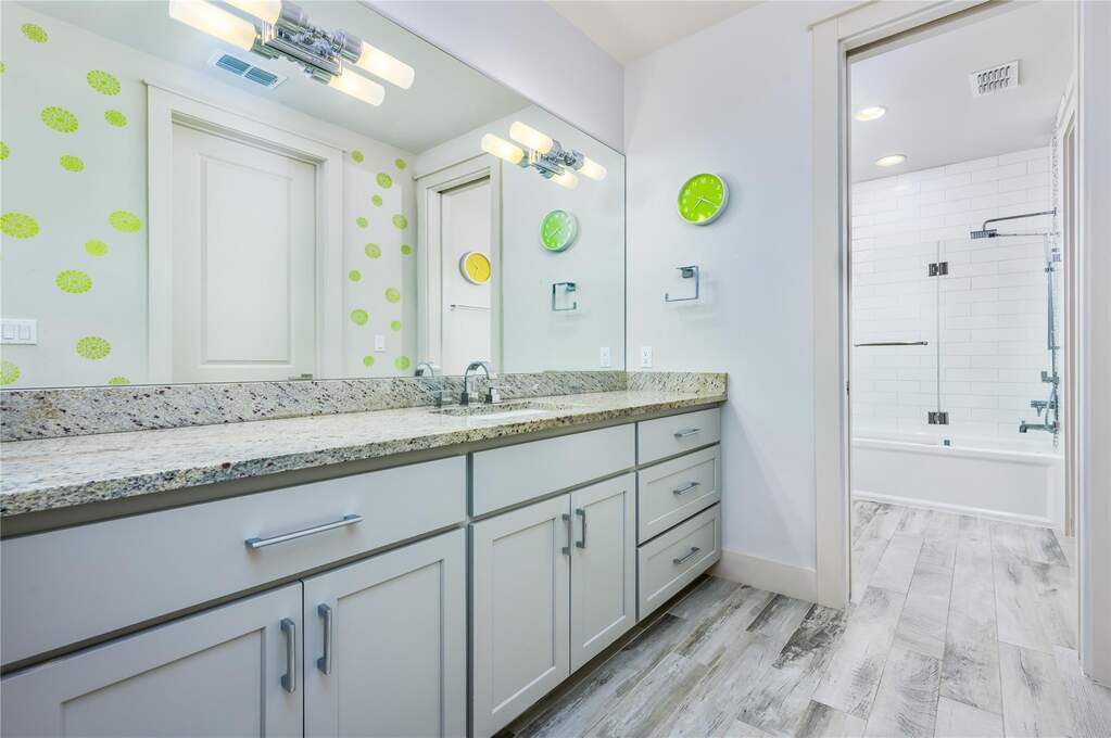 4 Bedroom Single Family Home/House's Image 28