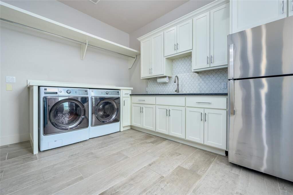 4 Bedroom Single Family Home/House's Image 31