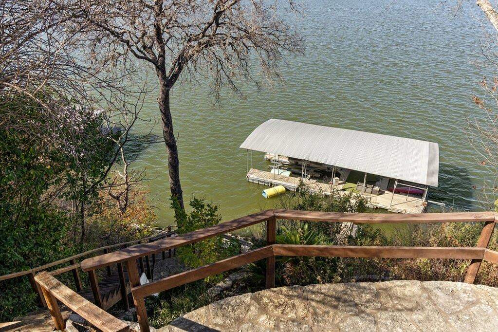 2 Bedroom Single Family Home/House's Image 7