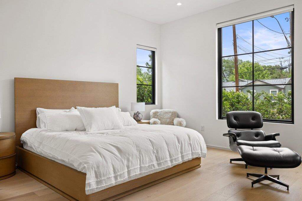 4 Bedroom Single Family Home/House's Image 12