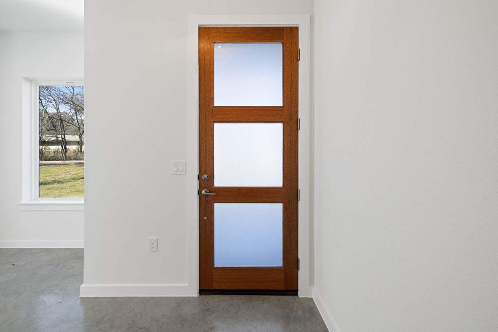 3 Bedroom Single Family Home/House's Image 7