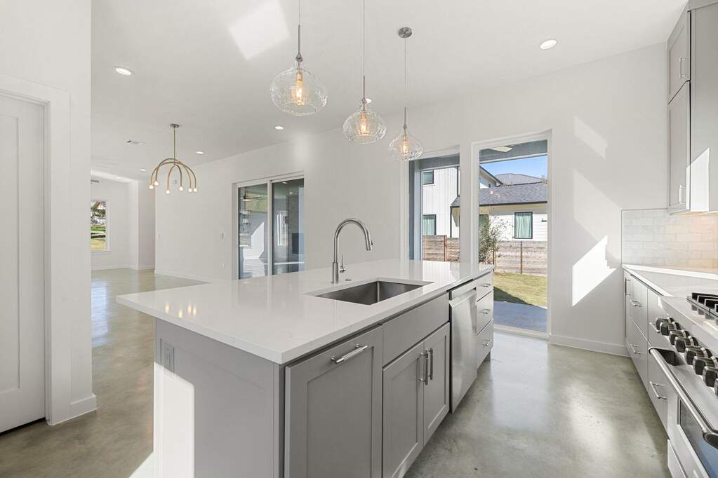 3 Bedroom Single Family Home/House's Image 12