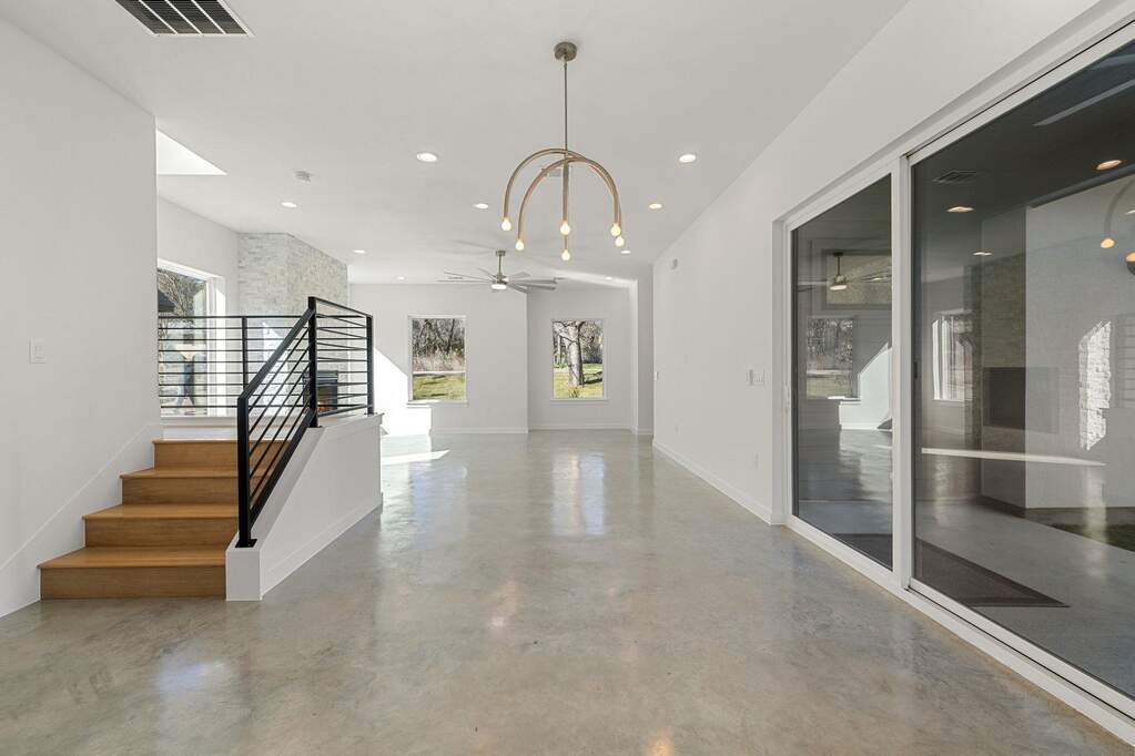 3 Bedroom Single Family Home/House's Image 15