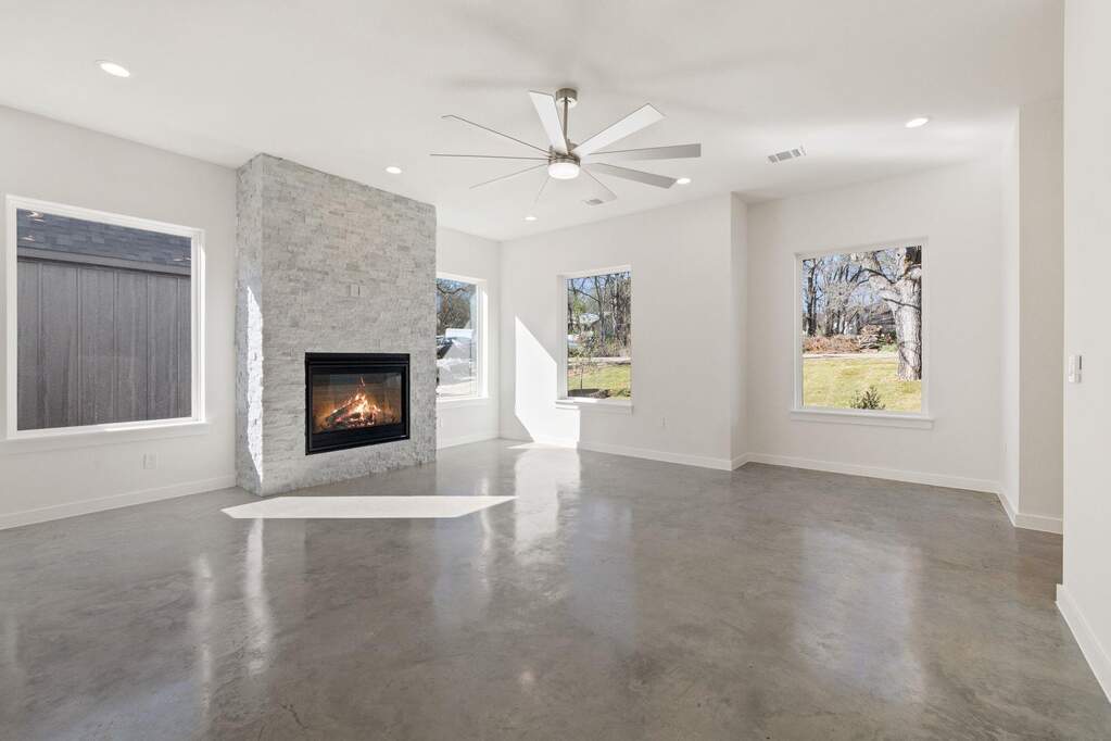 3 Bedroom Single Family Home/House's Image 5