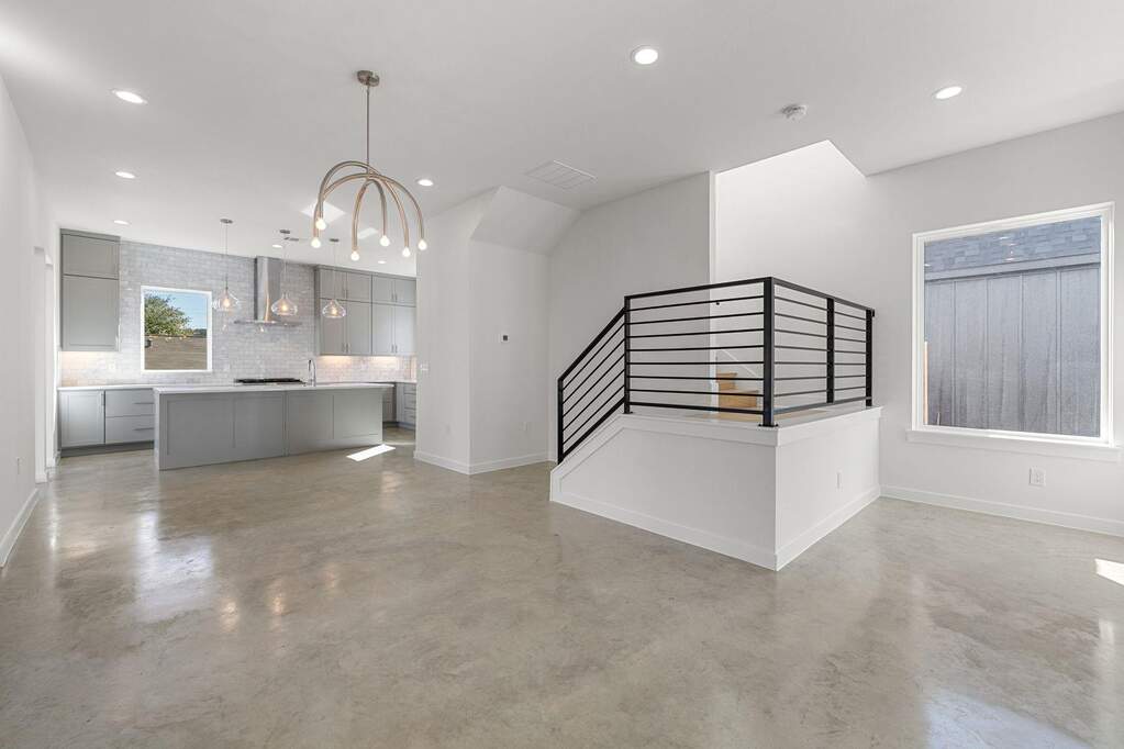 3 Bedroom Single Family Home/House's Image 6