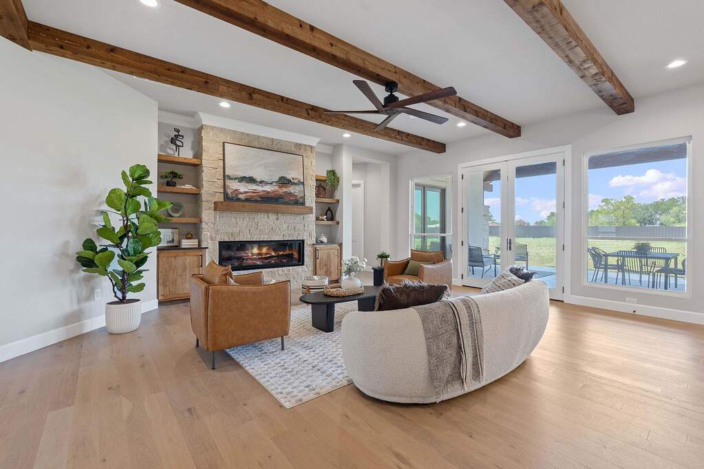 5 Bedroom Single Family Home/House's Image 8