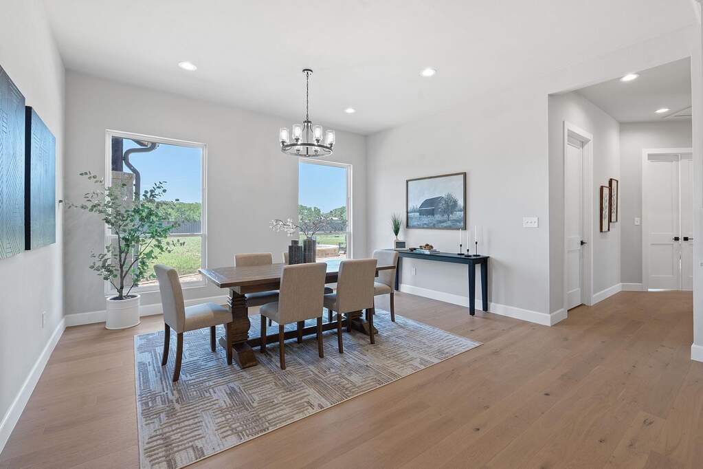 5 Bedroom Single Family Home/House's Image 9