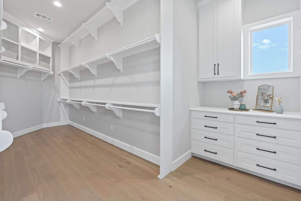5 Bedroom Single Family Home/House's Image 29