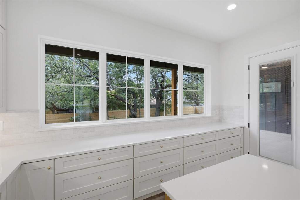 4 Bedroom Single Family Home/House's Image 17