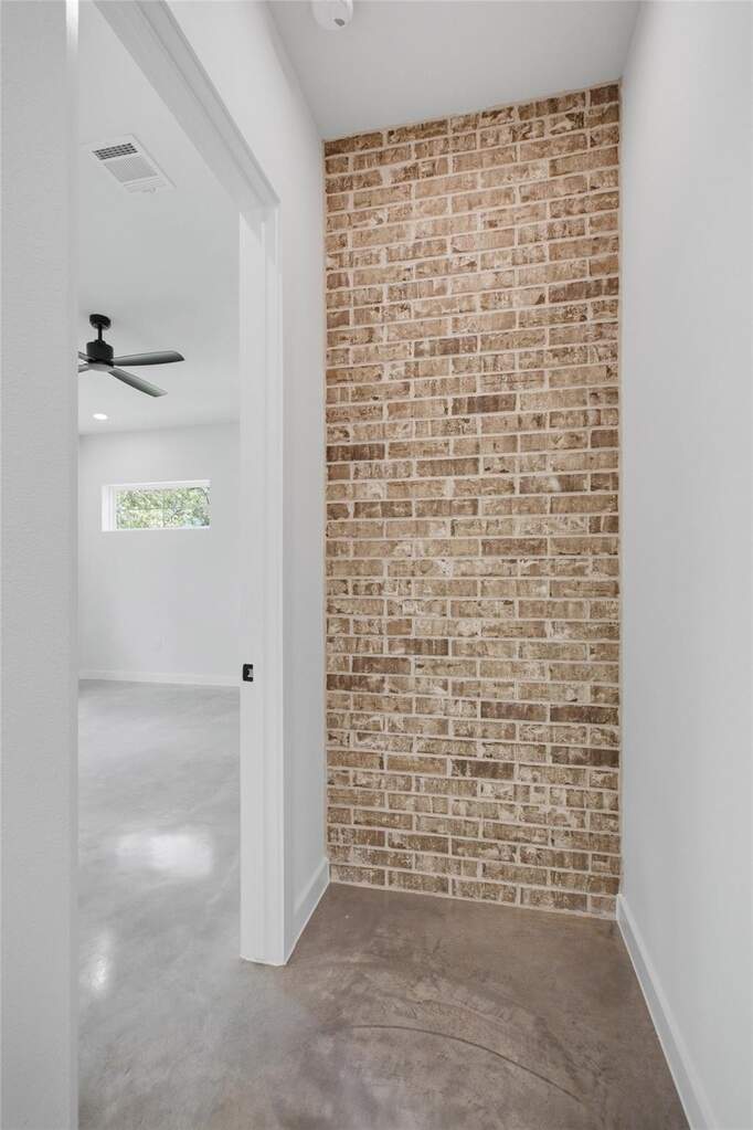 4 Bedroom Single Family Home/House's Image 18