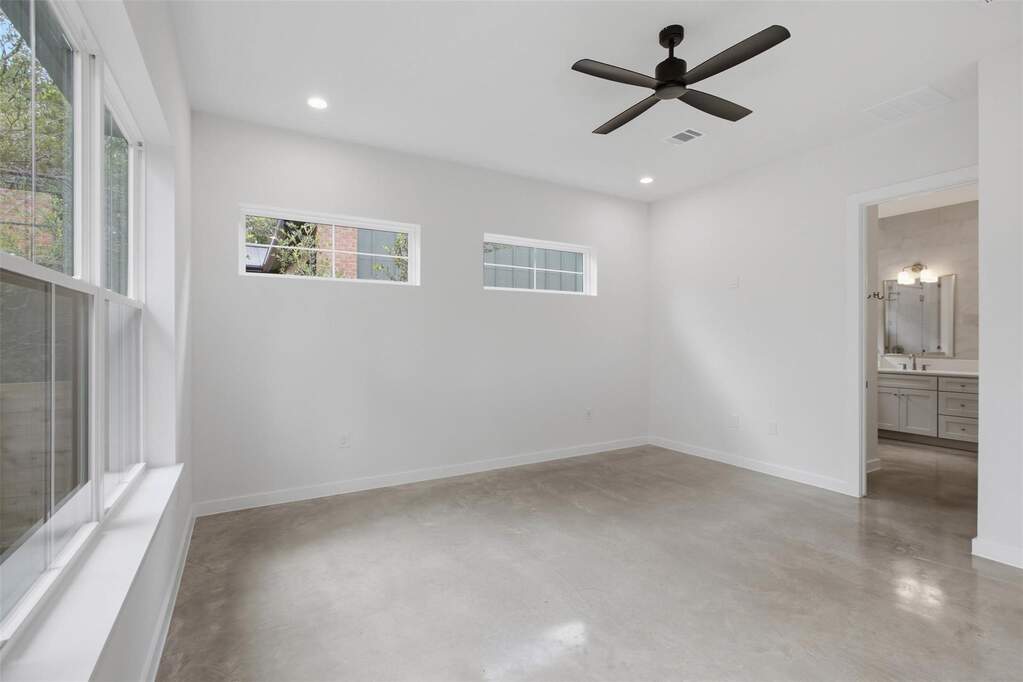 4 Bedroom Single Family Home/House's Image 20