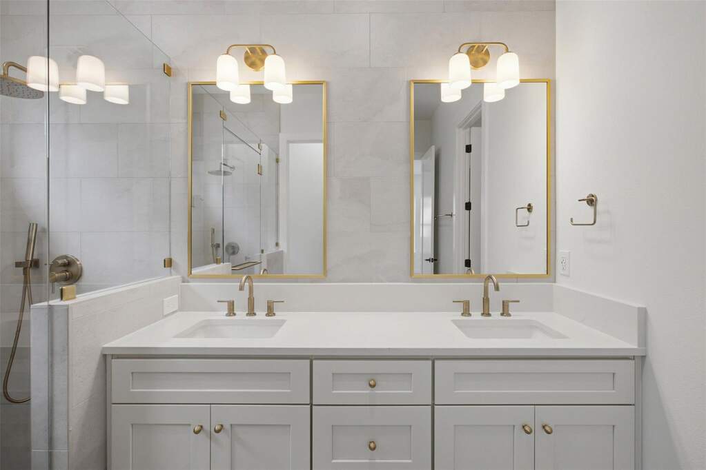 4 Bedroom Single Family Home/House's Image 22