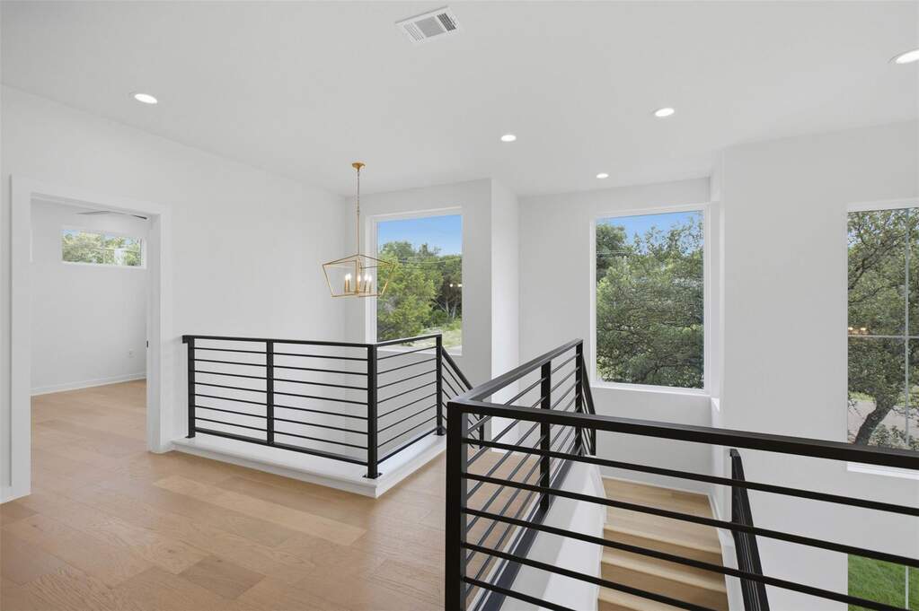 4 Bedroom Single Family Home/House's Image 25