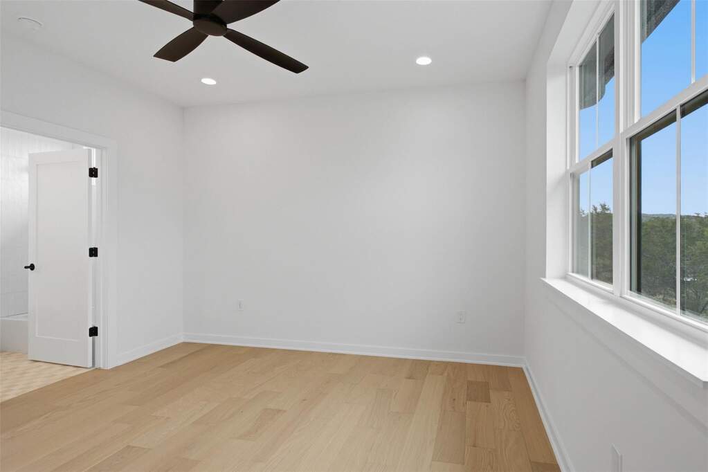 4 Bedroom Single Family Home/House's Image 28