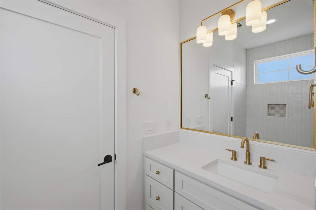 4 Bedroom Single Family Home/House's Image 30