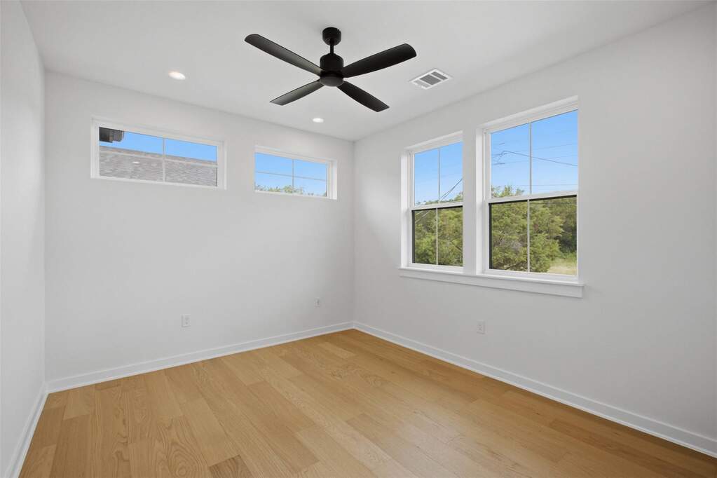 4 Bedroom Single Family Home/House's Image 34