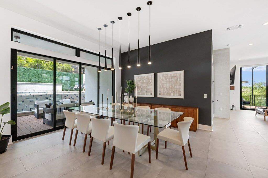 4 Bedroom Single Family Home/House's Image 10