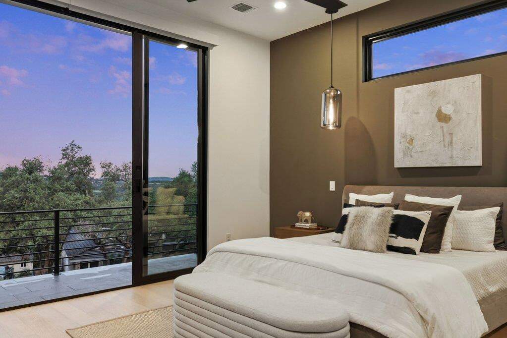 4 Bedroom Single Family Home/House's Image 11