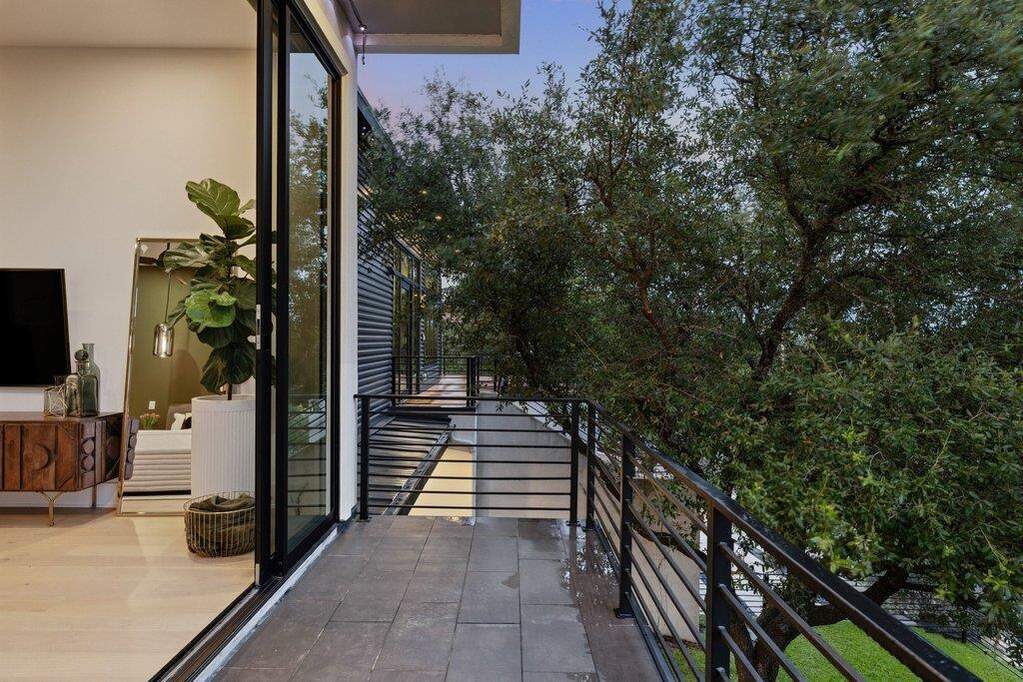 4 Bedroom Single Family Home/House's Image 12