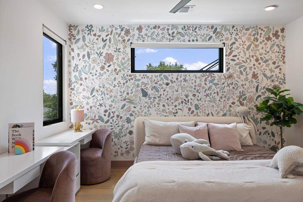4 Bedroom Single Family Home/House's Image 18
