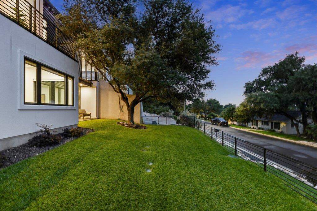 4 Bedroom Single Family Home/House's Image 36