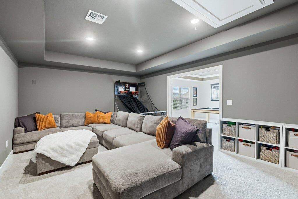 4 Bedroom Single Family Home/House's Image 35