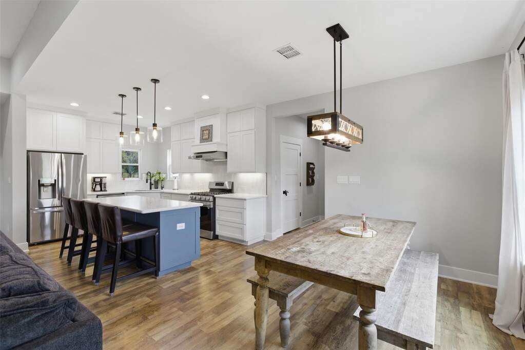 4 Bedroom Single Family Home/House's Image 8