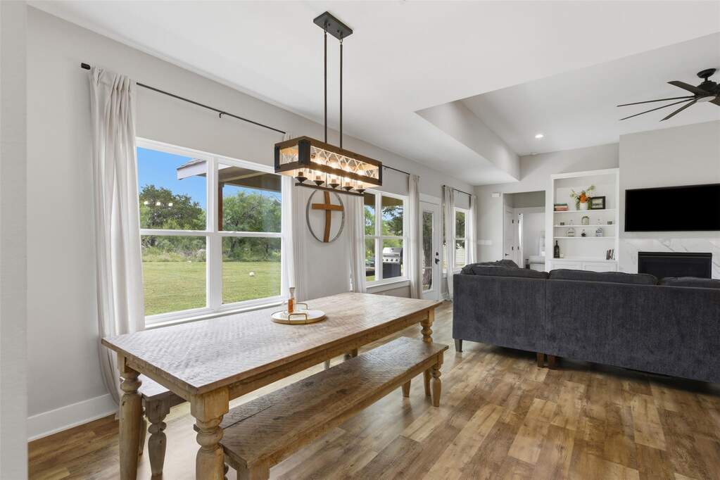 4 Bedroom Single Family Home/House's Image 10